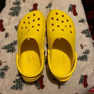 Yellow crocs size 7